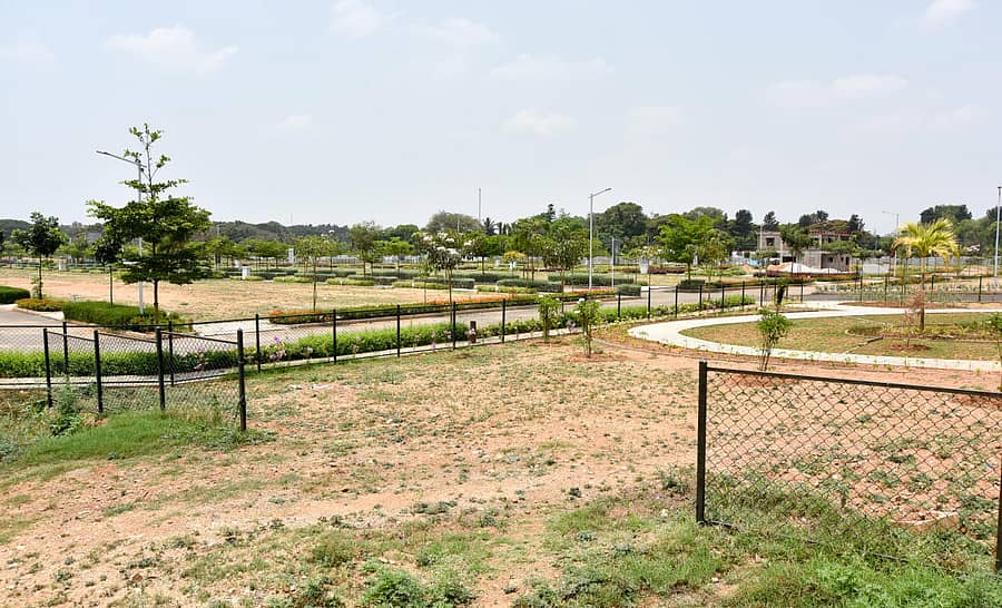 ಮೈಸೂರಿನ ಚಾಮುಂಡಿ ಬೆಟ್ಟದ ತಪ್ಪಲಿನಲ್ಲಿ ನಿರ್ಮಾಣಗೊಂಡಿರುವ ಖಾಸಗಿ ಬಡಾವಣೆ