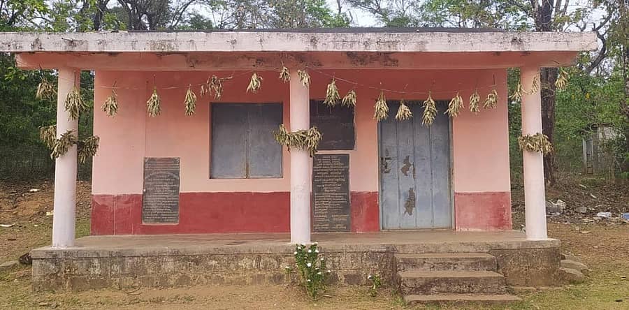 ಕೆಸಿನಮನೆ ಗ್ರಾಮದಲ್ಲಿ 10 ವರ್ಷಗಳಿಂದ ಮುಚ್ಚಲಾದ ಸರ್ಕಾರಿ ಕಿರಿಯ ಪ್ರಾಥಮಿಕ ಶಾಲೆ