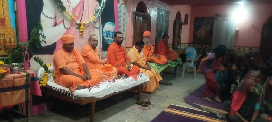 ಆಳಂದ ತಾಲ್ಲೂಕಿನ ಕೇಸರ ಜವಳಗಾ ಮಠದಲ್ಲಿ ಲಿಂ.ವೀರಂತೇಶ್ವರರ ಪುಣ್ಮಸ್ಮರಣೆ ಕಾರ್ಯಕ್ರಮ ಜರುಗಿತು