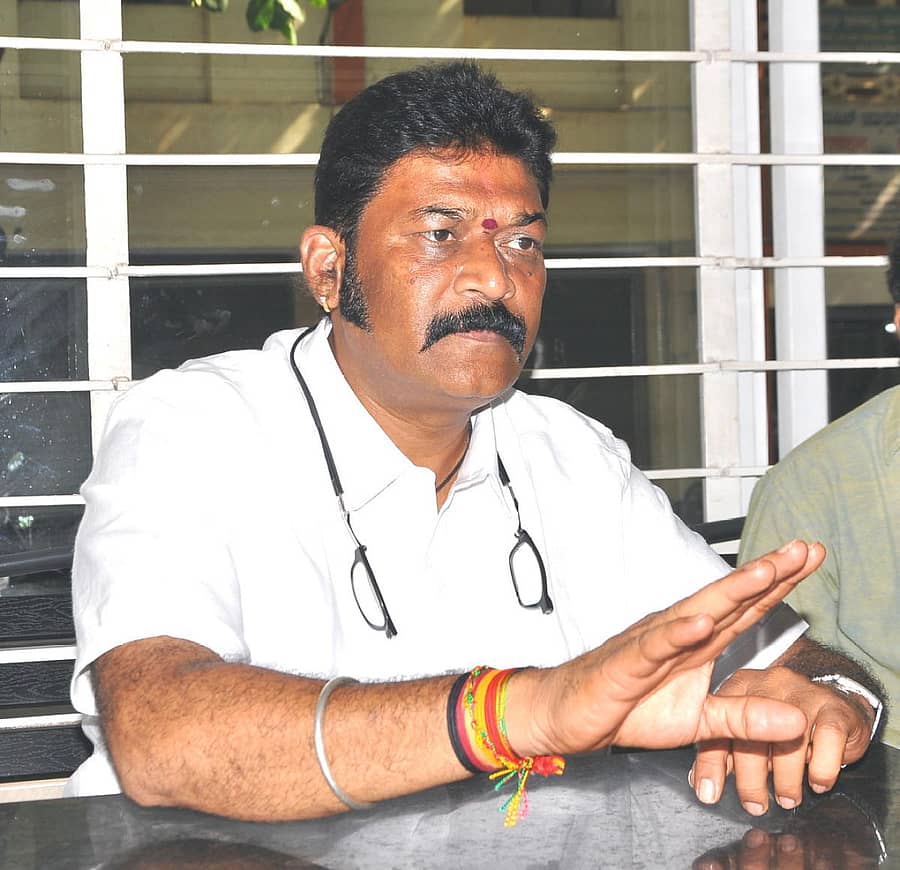 ಆನಂದ್ ಸಿಂಗ್