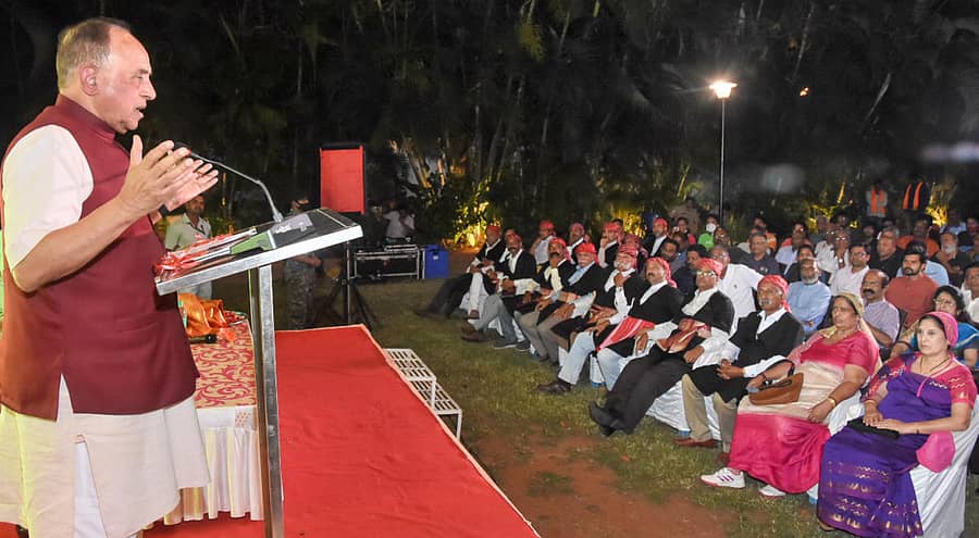 ಮೈಸೂರು ಹಿಂದೂ ಫೋರಂ ಮೈಸೂರಿನಲ್ಲಿ ಶನಿವಾರ ಏರ್ಪಡಿಸಿದ್ದ ಕಾರ್ಯಕ್ರಮದಲ್ಲಿ ರಾಜ್ಯಸಭಾ ಸದಸ್ಯ ಸುಬ್ರಹ್ಮಣಿಯನ್ ಸ್ವಾಮಿ ವಿಶೇಷ ಉಪನ್ಯಾಸ ನೀಡಿದರು
