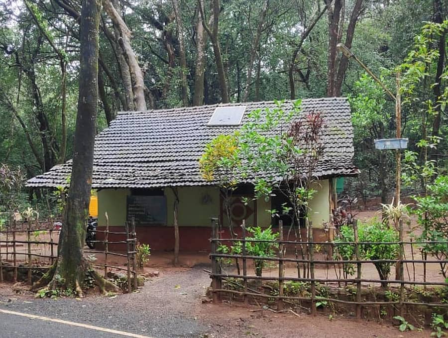 ಜೋಯಿಡಾ ತಾಲ್ಲೂಕಿನ ನುಜ್ಜಿಯಲ್ಲಿರುವ ಕಳ್ಳಬೇಟೆ ನಿಗ್ರಹದಳದ ಶಿಬಿರ