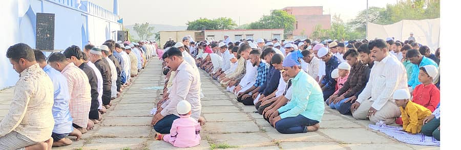 ಶಹಾಪುರ ತಾಲ್ಲೂಕಿನ ಸಗರ ಗ್ರಾಮದಲ್ಲಿ ಸಾಮೂಹಿಕ ಪ್ರಾರ್ಥನೆ ಜರುಗಿತು