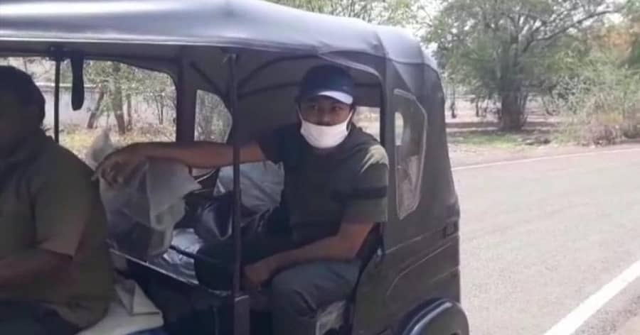 ಪಿಎಸ್ಐ ನೇಮಕಾತಿ ಪರೀಕ್ಷೆಯ ಅಕ್ರಮದಲ್ಲಿ ಭಾಗಿಯಾದ ಆರೋಪ ಎದುರಿಸುತ್ತಿರುವ ಎಂಜಿನಿಯರ್‌ ಮಂಜುನಾಥ ಮೇಳಕುಂದಿ ಕಲಬುರಗಿಯ ಸಿಐಡಿ ಕ್ಯಾಂಪ್‌ ಕಚೇರಿಗೆ ಭಾನುವಾರ ಬಂದು ಶರಣಾದರು