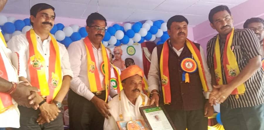 ನಾಗಮಂಗಲದ ಕುವೆಂಪು ಶಾಲೆಯಲ್ಲಿ ಜರುಗಿದ ರಾಜ್ಯಮಟ್ಟದ ಕವಿಕಾವ್ಯ ಮೇಳ ದಲ್ಲಿ ಸ್ವಾಮಿ ವಿವೇಕಾನಂದ ಸದ್ಭಾವನಾ ರಾಜ್ಯ ಪ್ರಶಸ್ತಿ, ಡಾ.ಬಾಲಗಂಗಾಧರನಾಥ ಸ್ವಾಮೀಜಿ ಸಮಾಜಸೇವಾ ರಾಜ್ಯ ಪ್ರಶಸ್ತಿ ಪ್ರದಾನ ಸಮಾರಂಭ ನಡೆಯಿತು