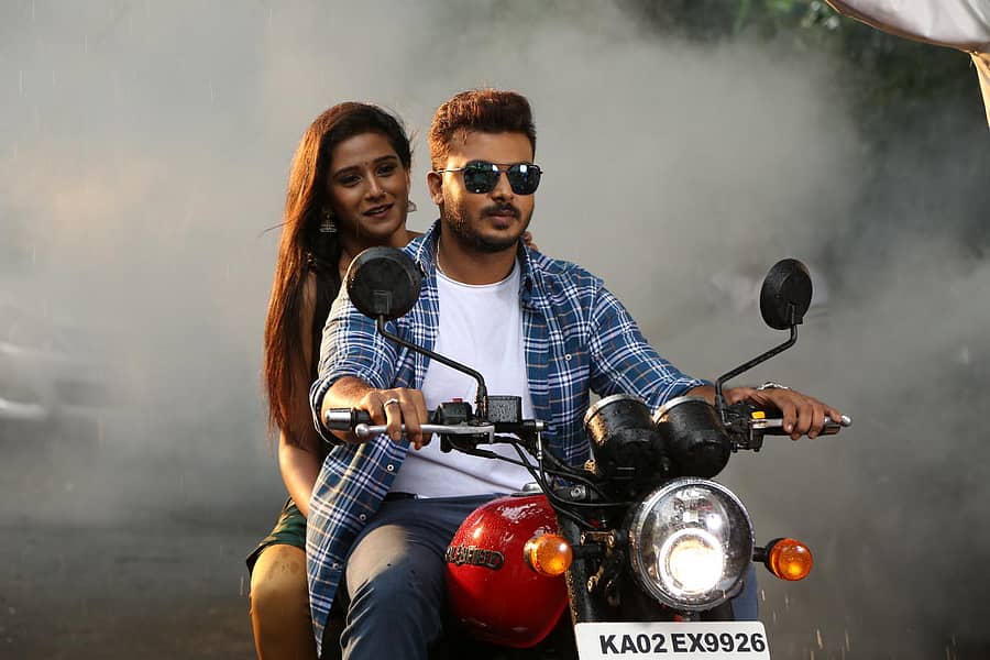 ‘ಪ್ರಾರಂಭ’ ಚಿತ್ರದಲ್ಲಿ ಕೀರ್ತಿ ಮತ್ತು ಮನುರಂಜನ್