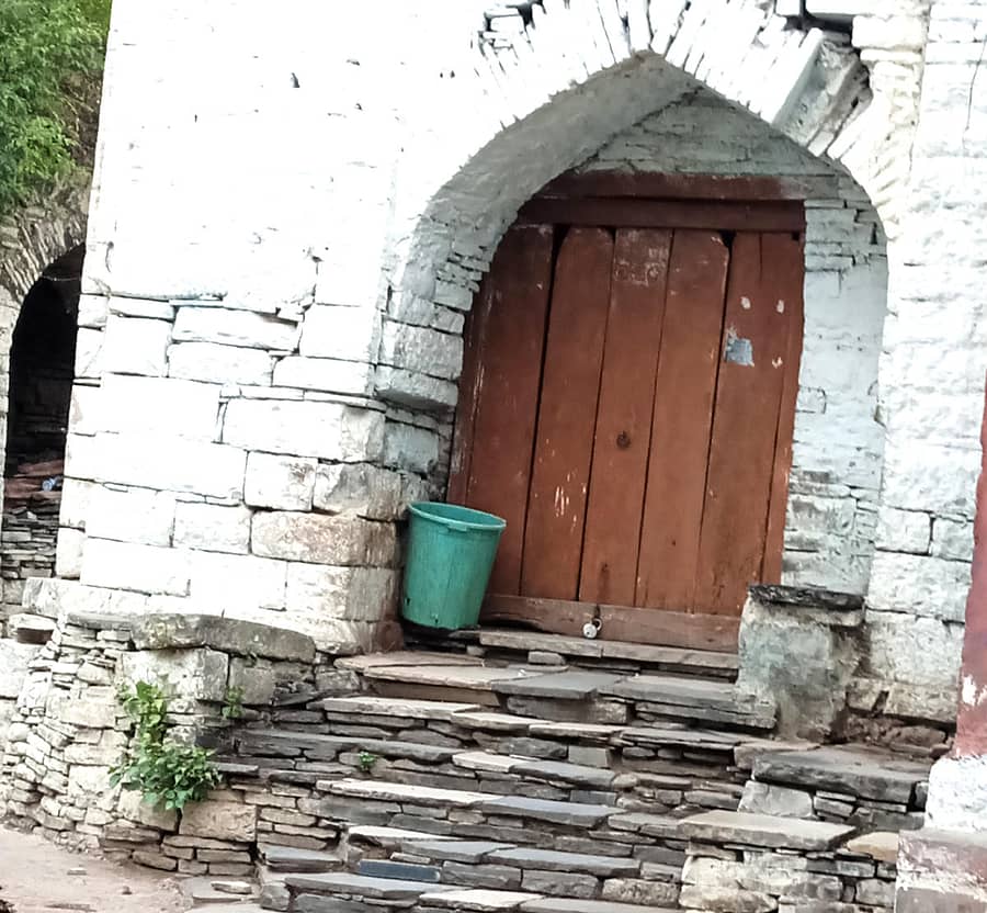 ಚಿತ್ತಾಪುರ ತಾಲ್ಲೂಕಿನ ದಂಡೋತಿ ಗ್ರಾಮದಲ್ಲಿ ವಾಂತಿ ಭೇದಿ ರೋಗ ಹರಡಿದ್ದರಿಂದ ವ್ಯಾಪಾರ ಮಾಡದಂತೆ ಹೋಟೆಲ್ ಬಂದ್ ಮಾಡಿಸಲಾಗಿದೆ.