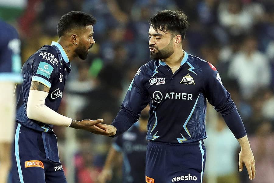 ಹಾರ್ದಿಕ್ ಪಾಂಡ್ಯ ಮತ್ತು ರಶೀದ್ ಖಾನ್ ಸಂಭ್ರಮ –ಪಿಟಿಐ ಚಿತ್ರ