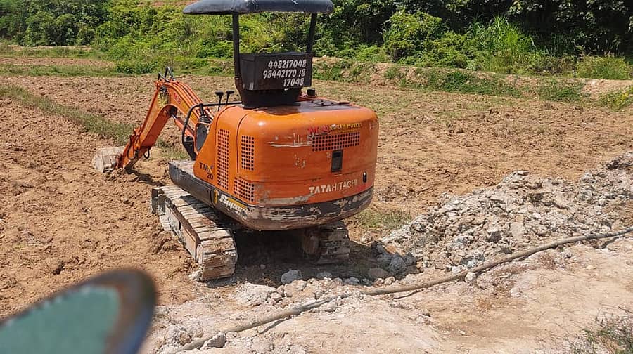 ಸಕಲೇಶಪುರ ತಾಲ್ಲೂಕಿನ ಹುರುಡಿ ಗ್ರಾಮದಲ್ಲಿ ಪೆಟ್ರೋಲಿಯಂ ಪೈಪ್ಲೈನ್ನಿಂದ ಪೆಟ್ರೋಲ್ ಕಳ್ಳತನ ಮಾಡಲು ಬಳಸಿರುವ ಯಂತ್ರ