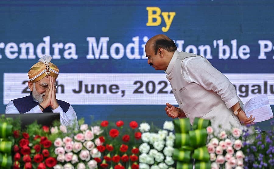 ಕೊಮ್ಮಘಟ್ಟದಲ್ಲಿ ನಡೆದ ಕಾರ್ಯಕ್ರಮದಲ್ಲಿ ಪ್ರಧಾನಿ ಮೋದಿ ಹಾಗೂ ಮುಖ್ಯಮಂತ್ರಿ ಬೊಮ್ಮಾಯಿ–ಪ್ರಜಾವಾಣಿ ಚಿತ್ರ