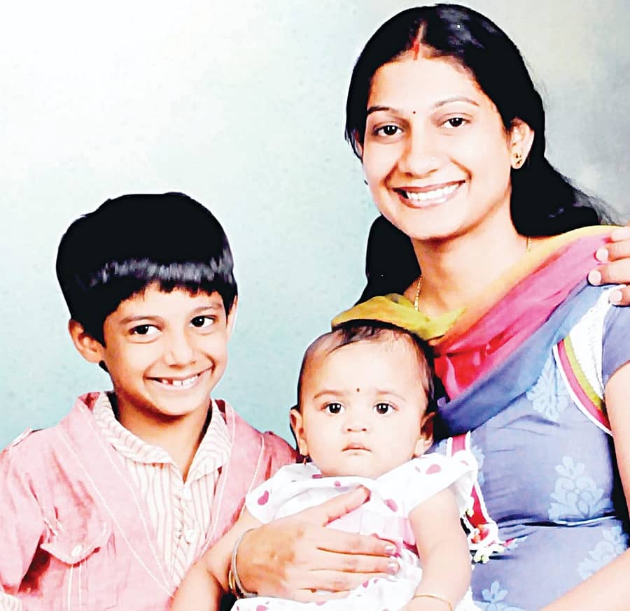 2015ರಲ್ಲೆ ಕೊಲೆಯಾದ ಬೆಳಗಾವಿಯ ಗೃಹಿಣಿ ರೀನಾ, ಮಗ ಆದಿತ್ಯ ಮಗಳು ಸಾಹಿತ್ಯ (ಸಂಗ್ರಹ ಚಿತ್ರ)