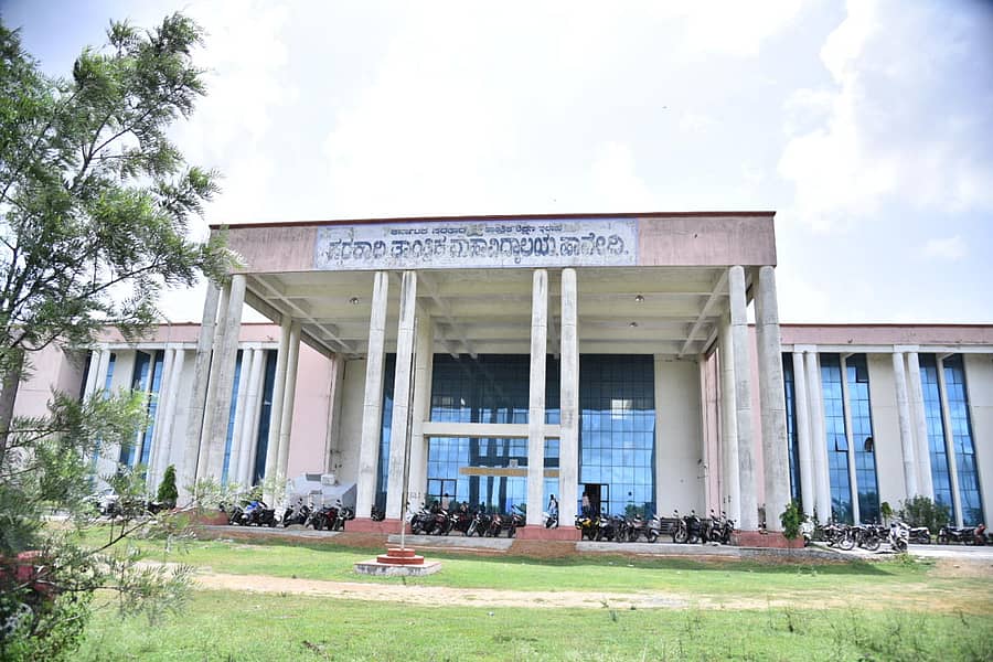 ಹಾವೇರಿ ಸರ್ಕಾರಿ ಎಂಜಿನಿಯರಿಂಗ್ ಕಾಲೇಜು ಕಟ್ಟಡದ ಹೊರನೋಟ