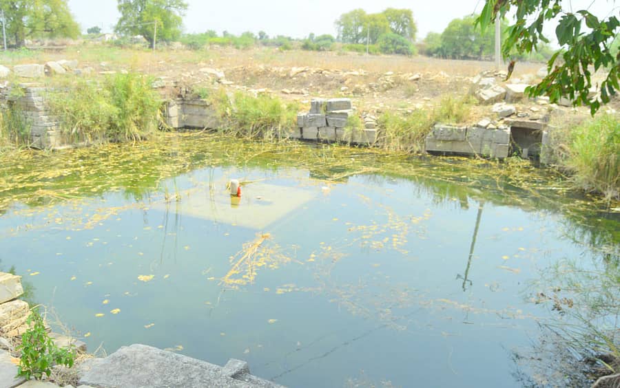 ಶಹಾಪುರ ತಾಲ್ಲೂಕಿನ ಶಿರವಾಳ ಗ್ರಾಮದಲ್ಲಿ ಈಚೆಗೆ ನರೇಗಾದಡಿ ಕೆಲಸ ಮಾಡುವಾಗ ಪತ್ತೆಯಾಗ ಪುಷ್ಕರಣಿ ಮತ್ತು ಲಿಂಗ