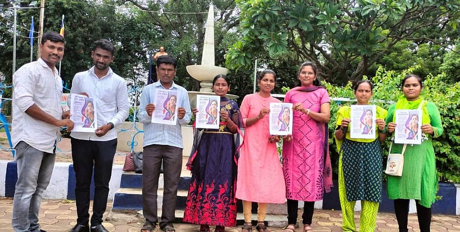 ಪ್ರಬುದ್ಧ ಭಾರತ ಸಂಘರ್ಷ ಸಮಿತಿ ಕಾರ್ಯಕರ್ತರು ಕಲಬುರಗಿಯಲ್ಲಿ ಮೌನ ಪ್ರತಿಭಟನೆ ನಡೆಸಿದರು