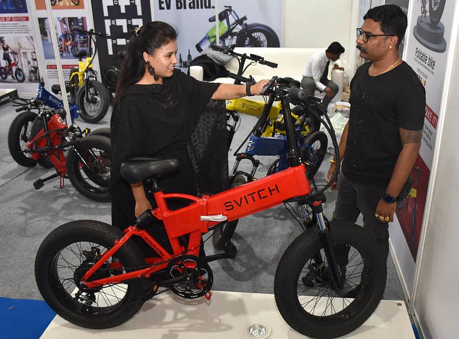 ಬೆಂಗಳೂರಿನಲ್ಲಿ ಶುಕ್ರವಾರ ಆರಂಭವಾದ ‘ಇವಿ ಎಕ್ಸ್ಪೋದಲ್ಲಿ ಪ್ರದರ್ಶಿಸಲಾದ ಎಲೆಕ್ಟ್ರಿಕಲ್ ಬೈಸಿಕಲ್ – ಪ್ರಜಾವಾಣಿ ಚಿತ್ರ/ಬಿ.ಕೆ. ಜನಾರ್ದನ್