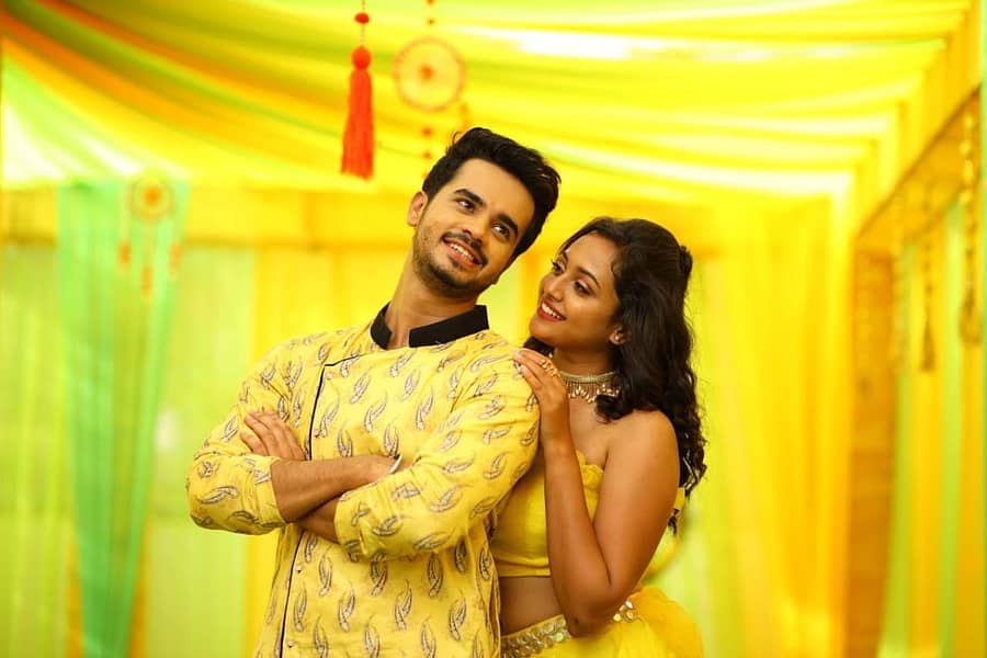 ರಾಜ್ ಸೌಂಡ್ಸ್ ಆಂಡ್ ಲೈಟ್ಸ್ ಚಿತ್ರದಲ್ಲಿ ವಿನೀತ್ ಕುಮಾರ್ ಮತ್ತು ಯಶಾ ಶಿವಕುಮಾರ್