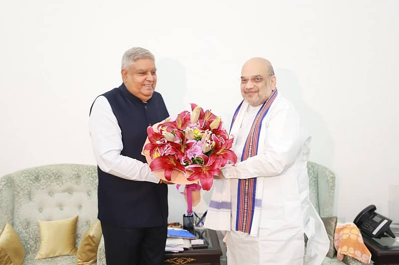 ಉಪರಾಷ್ಟ್ರಪತಿ ಚುನಾವಣೆಯಲ್ಲಿ ಎನ್ಡಿಎ ಅಭ್ಯರ್ಥಿ ಜಗದೀಪ್ ಧನಕರ್ ಅವರನ್ನು ಅಭಿನಂದಿಸಿದ ಕೇಂದ್ರ ಗೃಹ ಸಚಿವ ಅಮಿತ್ ಶಾ