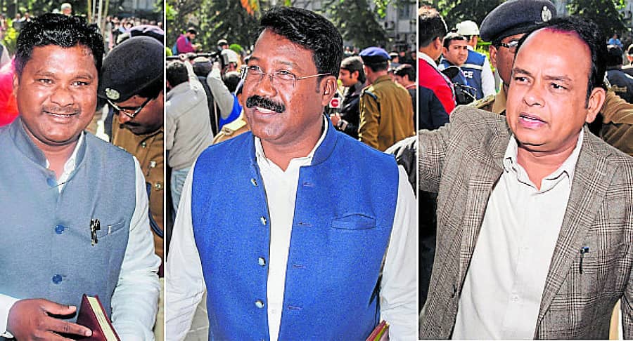 ಬಂಧನಕ್ಕೆ ಒಳಗಾದ ಶಾಸಕರಾದ ರಾಜೇಶ್‌ ಕಶ್ಯಪ್‌, ನಮನ್‌ ಬಿಕ್ಸಲ್‌ ಮತ್ತು ಇರ್ಫಾನ್‌ ಅನ್ಸಾರಿ     –ಪಿಟಿಐ ಚಿತ್ರ