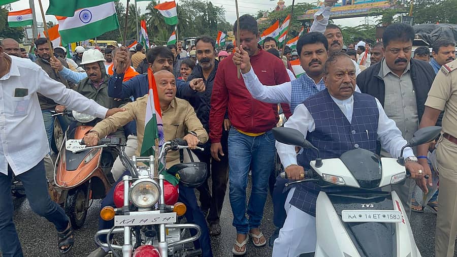 ಈಶ್ವರಪ್ಪ, ಸಂಸದ ರಾಘವೇಂದ್ರ