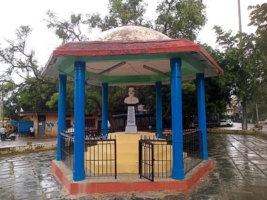 ಹಾವೇರಿ ನಗರದಲ್ಲಿರುವ ಮೈಲಾರ ಮಹದೇವಪ್ಪ ವೃತ್ತ ಮತ್ತು ಪುತ್ಥಳಿ