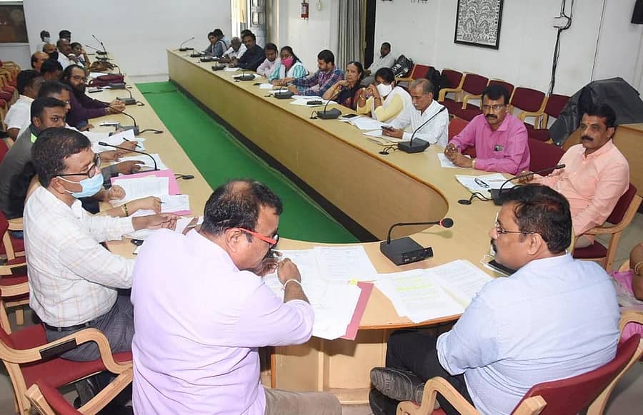 ಹೆಚ್ಚುವರಿ ಜಿಲ್ಲಾಧಿಕಾರಿ ಡಾ.ಬಿ.ಎಸ್.ಮಂಜುನಾಥಸ್ವಾಮಿ ಅಧ್ಯಕ್ಷತೆಯಲ್ಲಿ ಸಭೆ ನಡೆಯಿತು