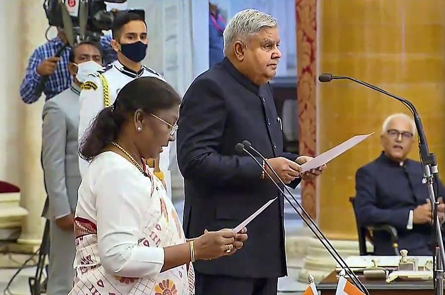 ನೂತನ ಉಪ ರಾಷ್ಟ್ರಪತಿ ಅಧಿಕಾರ ವಿಧಿ ಬೋಧಿಸಿದ ರಾಷ್ಟ್ರಪತಿ ದ್ರೌಪದಿ ಮುರ್ಮು