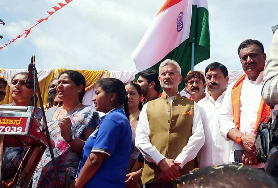 ಹಾರೋಹಳ್ಳಿಯಲ್ಲಿ ತಿರಂಗ ಯಾತ್ರೆಗೆ ಕೇಂದ್ರ ಸಚಿವ ಜೈಶಂಕರ್ ಚಾಲನೆ ನೀಡಿದರು