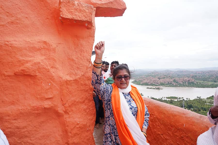 ಸಚಿವೆ ಜೊಲ್ಲೆ