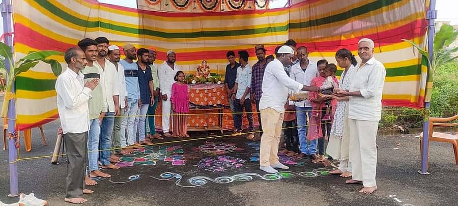 ಬಾಗಲಕೋಟೆಯ ನವನಗರದಲ್ಲಿ ಹಿಂದೂ–ಮುಸ್ಲಿಂ ಯುವಕರು ಪ್ರತಿಷ್ಠಾಪಿಸಿರುವ ಗಣೇಶ ಮೂರ್ತಿ