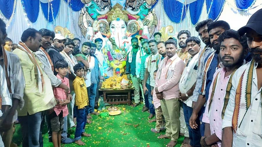 ಚಿಂತಾಮಣಿಯ ವಿನೋಬಾ ಕಾಲೋನಿಯಲ್ಲಿ ಪ್ರತಿಷ್ಠಾಪಿಸಿರುವ ಗಣಪತಿ