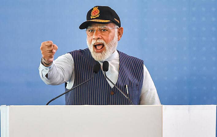 ಕೇರಳ ಕೊಚ್ಚಿಯಲ್ಲಿ ಶುಕ್ರವಾರ ದೇಶೀಯವಾಗಿ ನಿರ್ಮಿಸಲಾಗಿರುವ ಯುದ್ಧವಿಮಾನ ವಾಹಕ ನೌಕೆ ಐಎನ್‌ಎಸ್‌ ವಿಕ್ರಾಂತ್‌ಗೆ ಚಾಲನೆ ನೀಡುವ ಕಾರ್ಯಕ್ರಮದಲ್ಲಿ ಮಾತನಾಡಿದ ಪ್ರಧಾನಿ ನರೇಂದ್ರ ಮೋದಿ | ಪಿಟಿಐ ಚಿತ್ರ