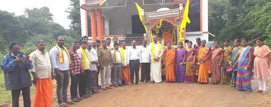 ನಾರಾಯಣಗುರು ಸಂದೇಶ ರಥ ಯಾತ್ರೆಯನ್ನು ಸ್ವಾಗತಿಸಲಾಯಿತು