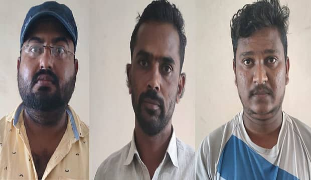 ೆಡದಿಂದ: ಬಸವರಾಜ ರುದ್ರಪ್ಪ ದುಂಡನಟ್ಟಿ, ಅಕ್ಷಯ್ ದುಂದಪ್ಪ ಭಂಡಾರಿ, ಶ್ರೀಧರ್ ಲಕ್ಕಪ್ಪ ಕಟ್ಟಿಕಾರ್‌