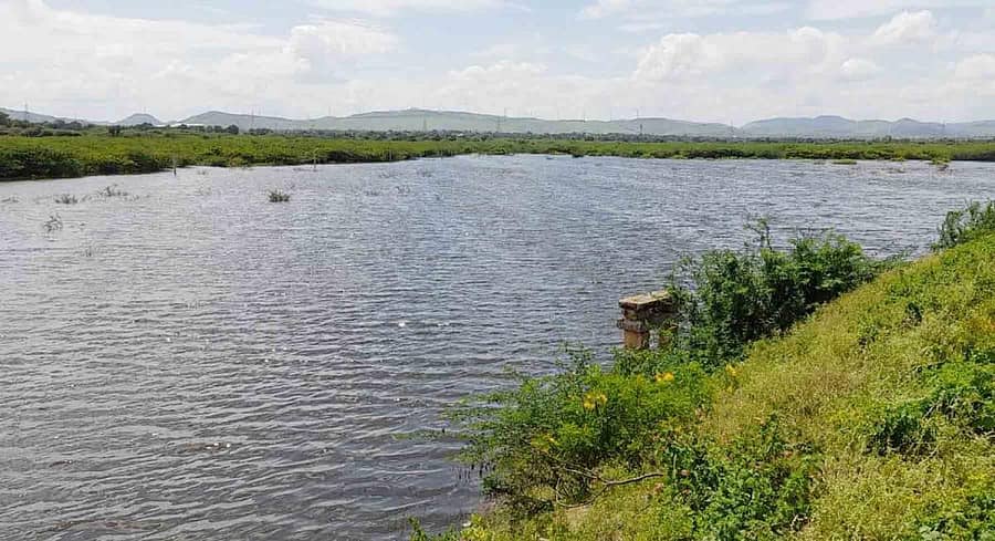 ಹಿರಿಯೂರು ತಾಲ್ಲೂಕಿನ ಐಮಂಗಲ ಗ್ರಾಮದ ಕೆರೆ 
