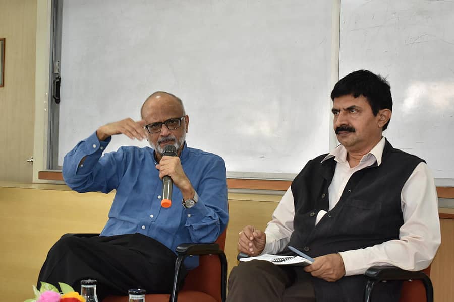 ಮಾಹೆಯ ಗಾಂಧಿಯನ್ ಸೆಂಟರ್ ಫಾರ್ ಫಿಲಾಸಫಿಕಲ್ ಆರ್ಟ್ಸ್ ಅಂಡ್ ಸೈನ್ಸಸ್ ಆಯೋಜಿಸಿದ್ದ ಸಂವಾದದಲ್ಲಿ ಯುನೆಸ್ಕೋ ಶಾಂತಿ ಪೀಠದ ಮುಖ್ಯಸ್ಥ ಪ್ರೊ.ಎಂ.ಡಿ.ನಲಪತ್ ಮಾತನಾಡಿದರು.