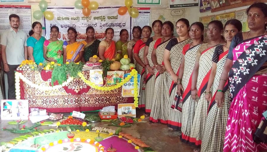 ಶ್ರೀನಿವಾಸಪುರದಲ್ಲಿ ಸೋಮವಾರ ಏರ್ಪಡಿಸಿದ್ದ ಪೋಷಣ ಅಭಿಯಾನ ಕಾರ್ಯಕ್ರಮವನ್ನು ತಾಲ್ಲೂಕು ವೈದ್ಯಾಧಿಕಾರಿ ಡಾ.ಎಂ.ಸಿ. ವಿಜಯ ಉದ್ಘಾಟಿಸಿದರು