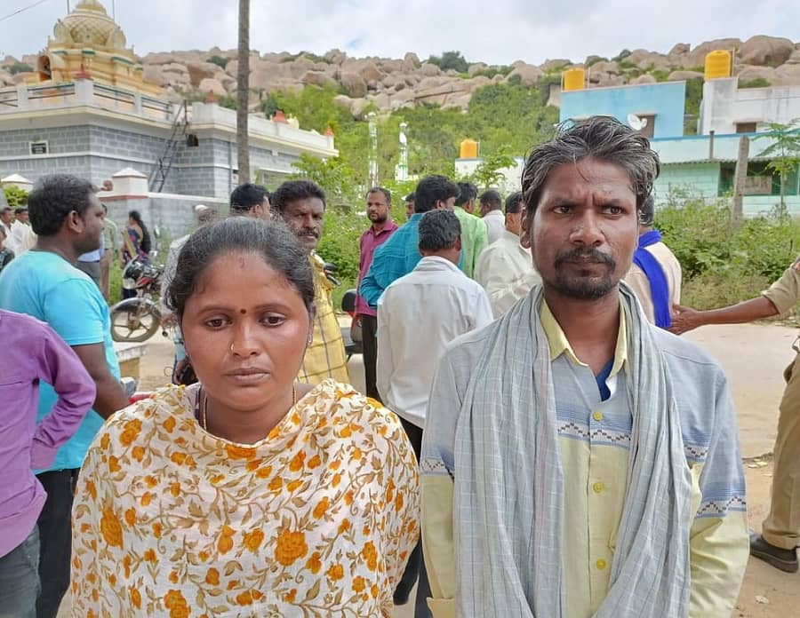 ಬಾಲಕ ಚೇತನ ತಾಯಿ ಶೋಭಾ, ತಂದೆ ರಮೇಶ್