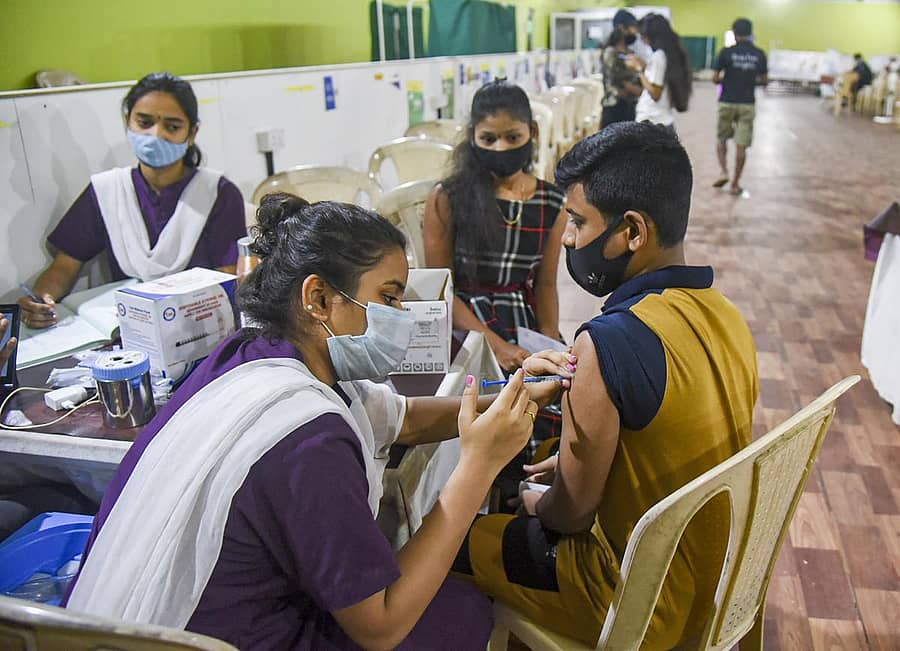 ಕೋವಿಡ್‌ ಲಸಿಕೀಕರಣದ ಸಾಂದರ್ಭಿಕ ಚಿತ್ರ 