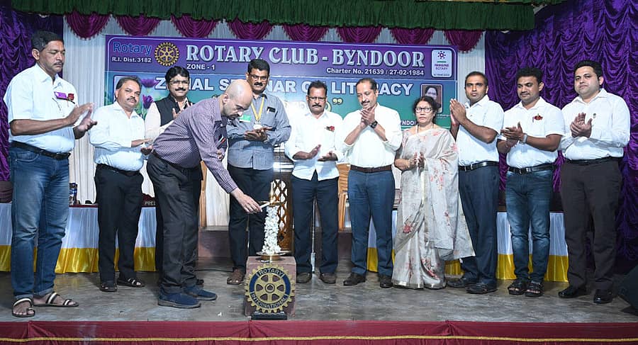 ಬೈಂದೂರಿನಲ್ಲಿ ರೋಟರಿ ಝೋನಲ್ ಸೆಮಿನಾರ್ ಆನ್ ಲಿಟರಸಿ 'ಜ್ಞಾನಾಂಬುಧಿ' ಕಾರ್ಯಕ್ರಮವನ್ನು ಉದ್ಘಾಟಿಸಲಾಯಿತು
