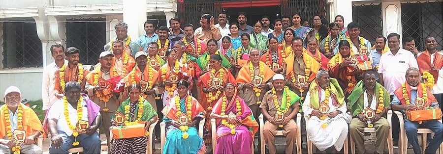 ಚಿಟಗುಪ್ಪ ಪುರಸಭೆ ಕಚೇರಿಯಲ್ಲಿ ಬುಧವಾರ ಪೌರಕಾರ್ಮಿಕರ ದಿನಾಚರಣೆ ಅಂಗವಾಗಿ ಕಾರ್ಮಿಕರನ್ನು ಸನ್ಮಾನಿಸಲಾಯಿತು