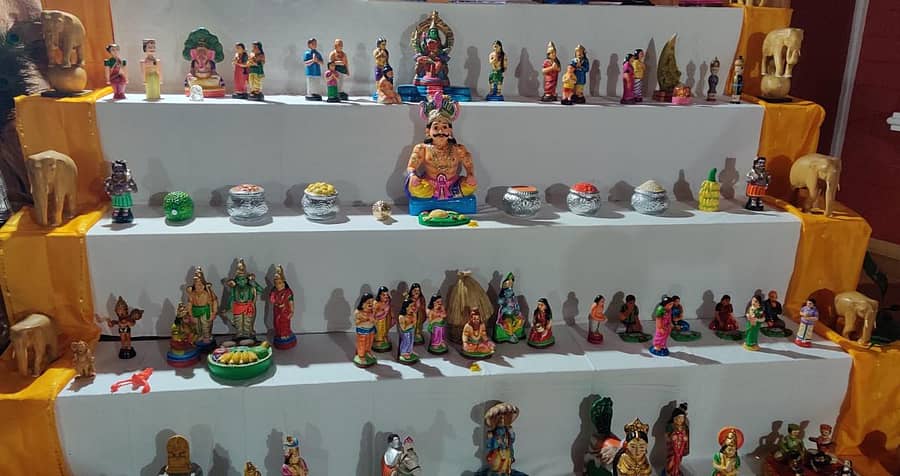 ಕಳಸದ ಸಾಯಿ ಮಂದಿರದಲ್ಲಿ ನಡೆದಿರುವ ದಸರಾ ಬೊಂಬೆಗಳ ಪ್ರದರ್ಶನ.