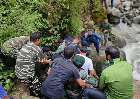 ಅರುಣಾಚಲ ಪ್ರದೇಶದ ತವಾಂಗ್ ಪ್ರದೇಶದಲ್ಲಿ ಚೀತಾ ಹೆಲಿಕಾಪ್ಟರ್ ಪತನಗೊಂಡಿದೆ.