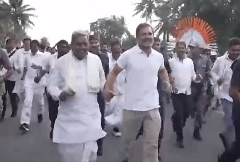 ಸಿದ್ದರಾಮಯ್ಯ ಕೈ ಹಿಡಿದು ಓಡಿದ ರಾಹುಲ್ ಗಾಂಧಿ
