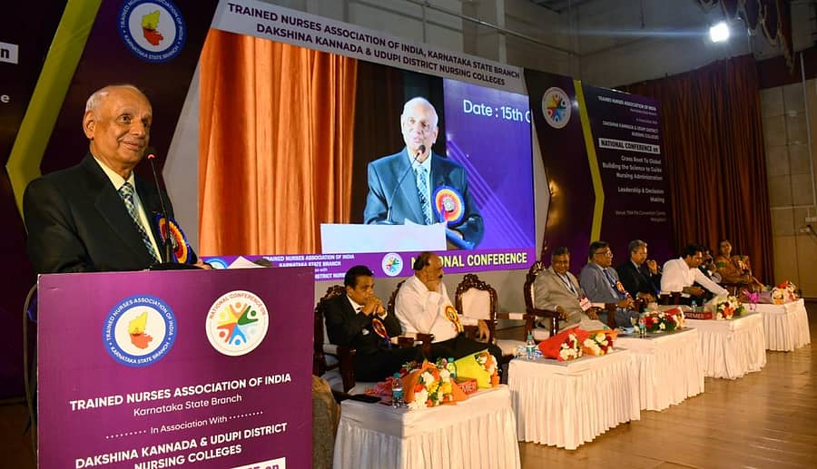 ಮಂಗಳೂರಿನಲ್ಲಿ ಶನಿವಾರ ಆಯೋಜಿಸಿದ್ದ ಶುಶ್ರೂಷಕರ ರಾಷ್ಟ್ರ ಮಟ್ಟದ ಸಮ್ಮೇಳನದಲ್ಲಿ ಡಾ. ಎಚ್.ಎಸ್.ಬಲ್ಲಾಳ ಮಾತನಾಡಿದರು.