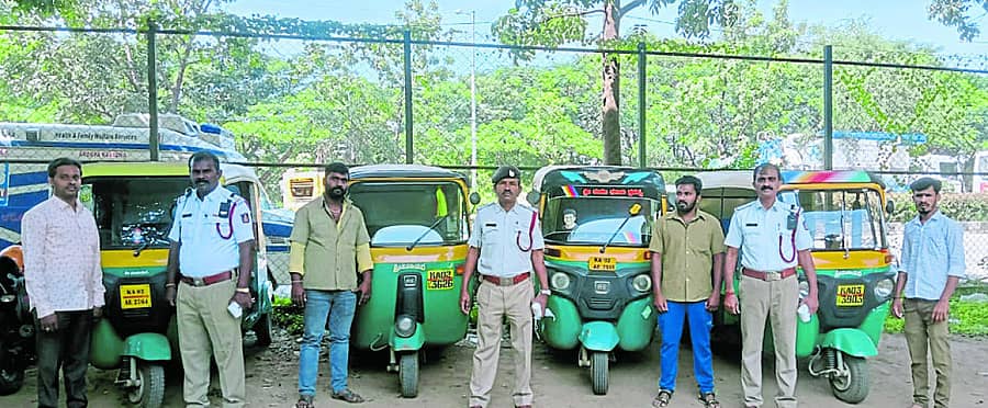 ಆಟೊ ಜಪ್ತಿ ಮಾಡಿದ ಪೊಲೀಸರು