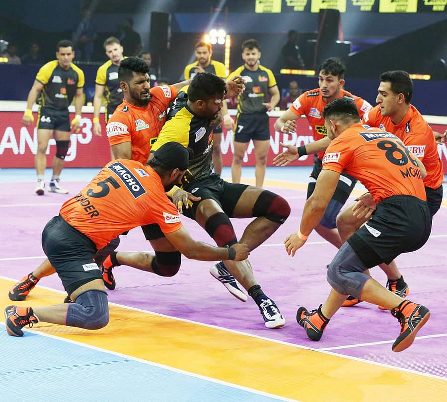 ಯು ಮುಂಬಾ ಮತ್ತು ತೆಲುಗು ಟೈಟನ್ಸ್ ಆಟಗಾರರ ಪೈ‍ಪೋಟಿ