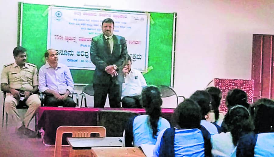 ಸಿವಿಲ್ ನ್ಯಾಯಾಧೀಶ ಎ. ಎಸ್. ಸೋಮ ಮಾತನಾಡಿದರು