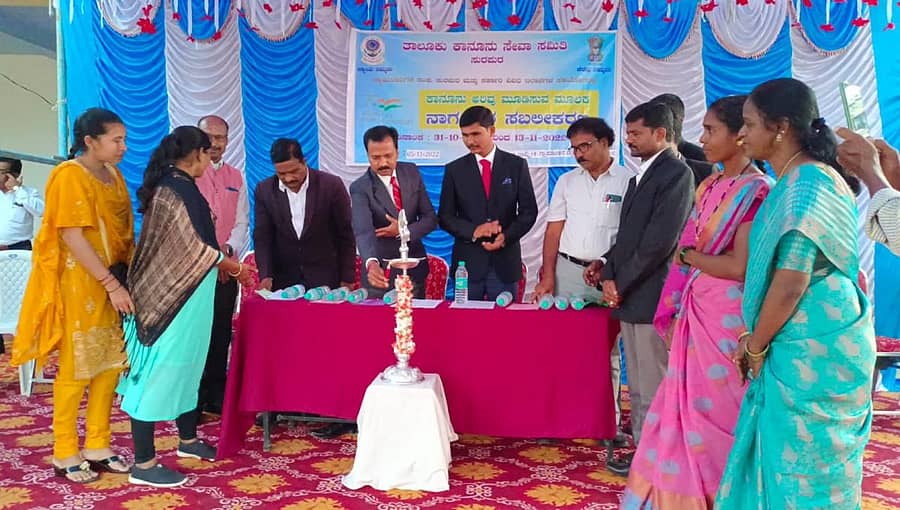 ಸುರಪುರ ತಾಲ್ಲೂಕಿನ ರುಕ್ಮಾಪುರದ ವಾಲ್ಮೀಕಿ ಪ್ರೌಢಶಾಲೆಯಲ್ಲಿ ಕಾನೂನು ಅರಿವು ನೆರವು ಕಾರ್ಯಕ್ರಮ ಜರುಗಿತು