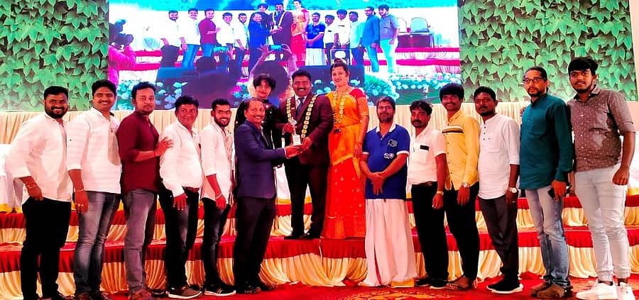 ಕಾರ್ಕಳ ತಾಲ್ಲೂಕಿನ ನಿಟ್ಟೆಯಲ್ಲಿ ನಡೆದ ಜೇಸಿ ವಲಯ ಸಮ್ಮೇಳನದಲ್ಲಿ ಸಾಂತೂರು ವೀಣೇಶ್ ಅಮೀನ್ ನೇತೃತ್ವದ ಜೇಸಿಐ ಬೆಳ್ಮಣ್ಣು ಘಟಕಕ್ಕೆ ವಲಯ ಪ್ರಶಸ್ತಿ ಪ್ರದಾನ ಮಾಡಲಾಯಿತು