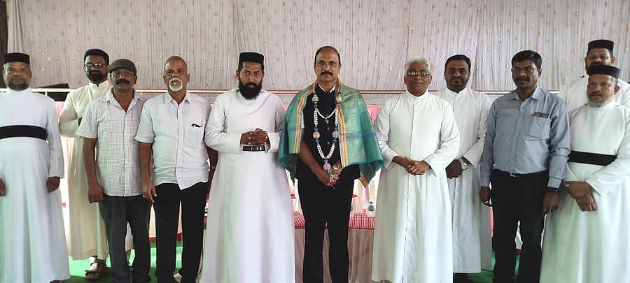 ರಾಜ್ಯ ಕ್ರೈಸ್ತ ಅಭಿವೃದ್ಧಿ ಸಮಿತಿ ಅಧ್ಯಕ್ಷ ಕೆನಡಿಶಾಂತ ಕುಮಾರ್ ಅವರನ್ನು ನರಸಿಂಹರಾಜಪುರದಲ್ಲಿ ಸನ್ಮಾನಿಸಲಾಯಿತು